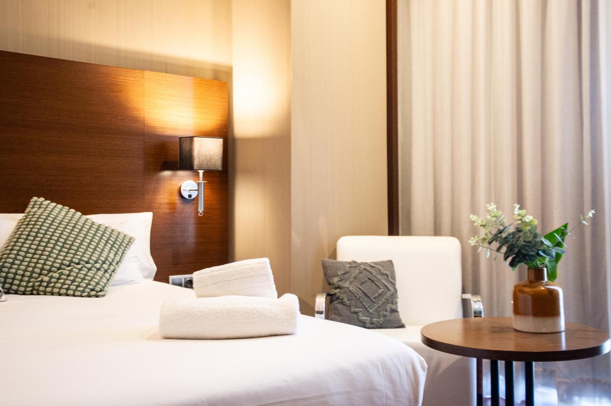 Azz Valencia Congress Hotel & Spa Paterna Bagian luar foto