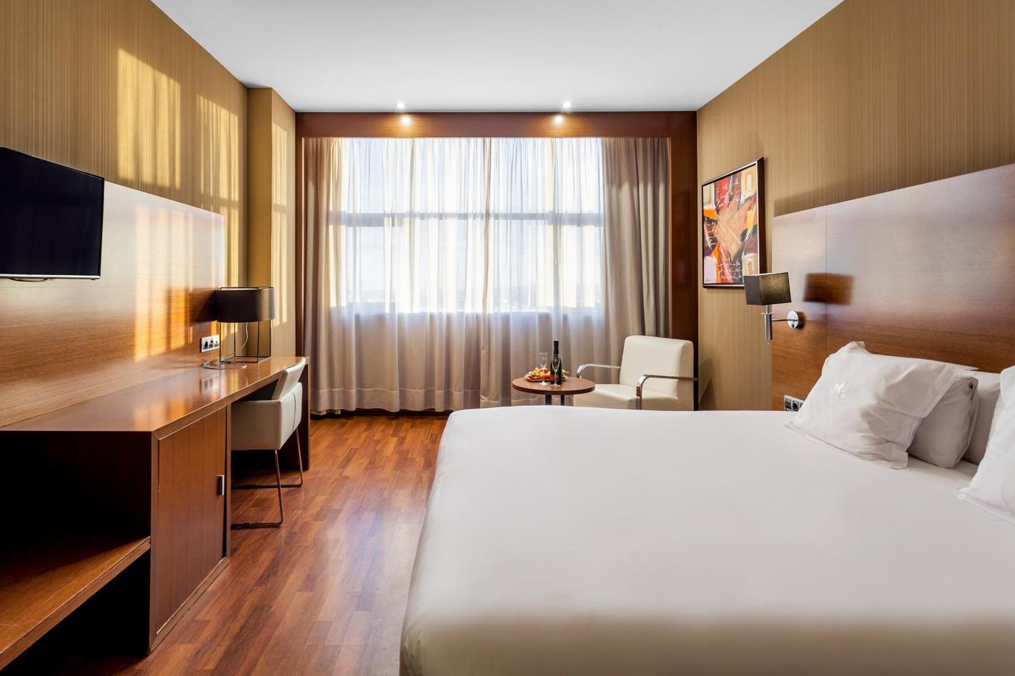 Azz Valencia Congress Hotel & Spa Paterna Bagian luar foto