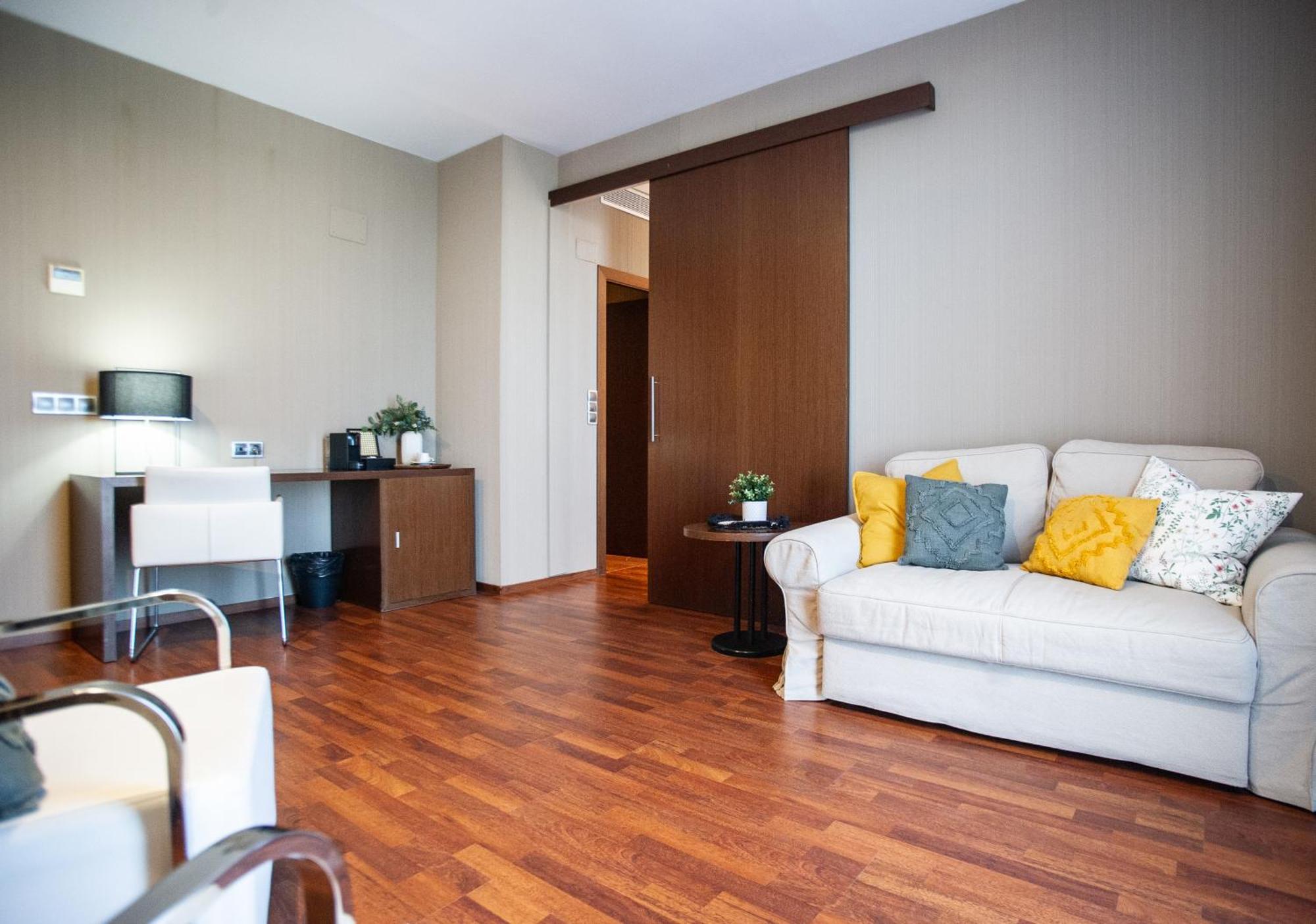 Azz Valencia Congress Hotel & Spa Paterna Bagian luar foto
